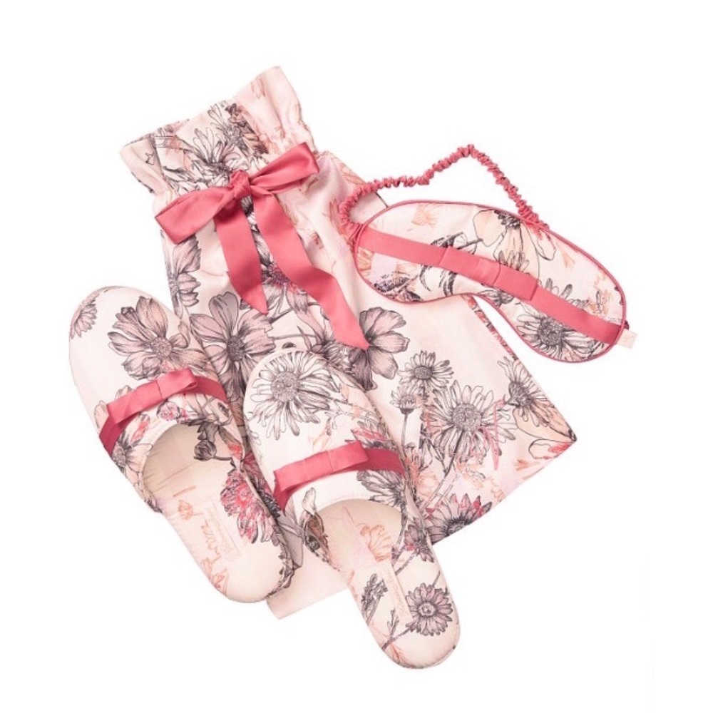 Victoria’s Secret Slipper Set with Eye Mask 7 to 8